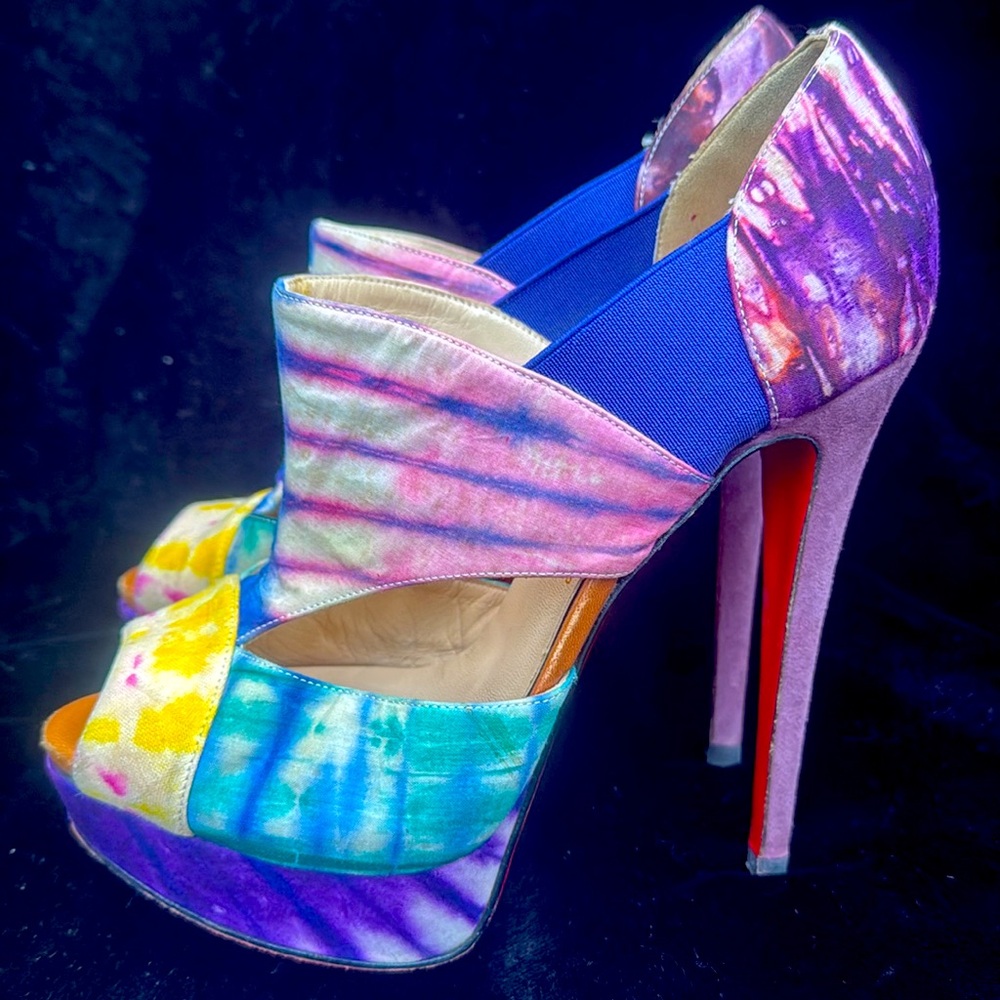 CHRISTIAN LOUBOUTIN TYE DYE SUEDE/ FABRIC PITOU PEEP TOE HIGH HEEL SHOES- 9 ๐๐ ๐ฅ - Picture 8 of 14